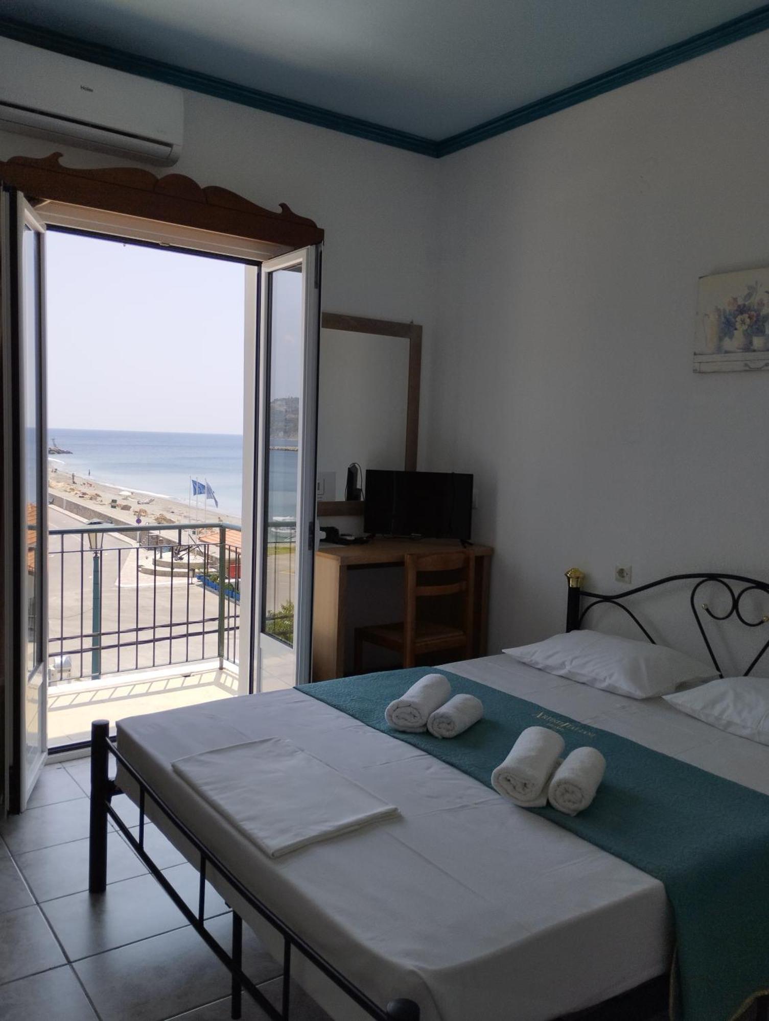 Hotel Sea View à Loutraki  Extérieur photo