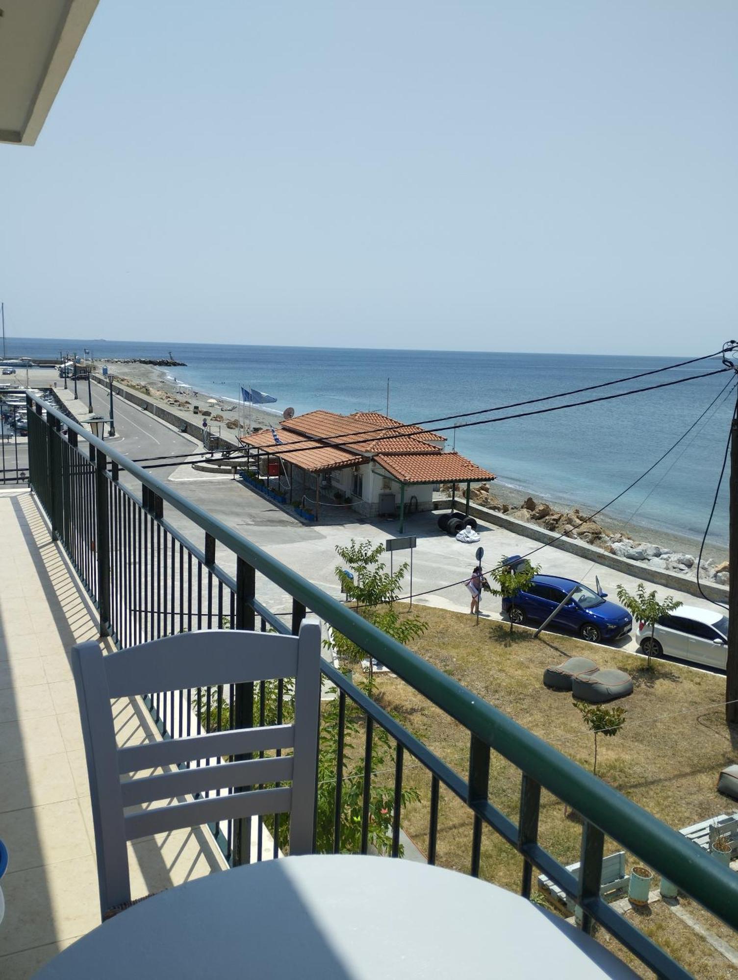 Hotel Sea View à Loutraki  Extérieur photo
