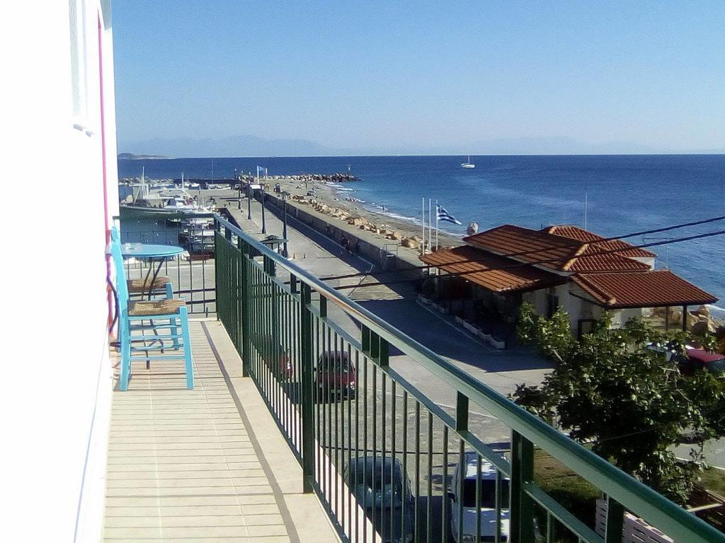 Hotel Sea View à Loutraki  Extérieur photo